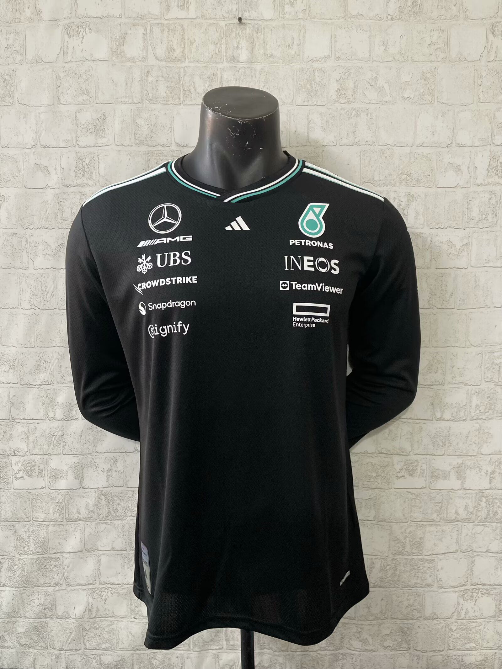 Mercedes AMG F1 Racing Team Long Sleeve T-Shirt - Black 2025
